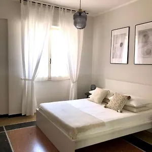 Al 10 Apartment